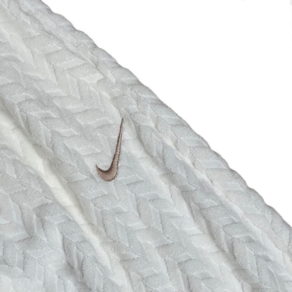 Nike Sportswear • Modern High Waisted Herringbone Swoosh Jogger XL White Chevron - Picture 4 of 6